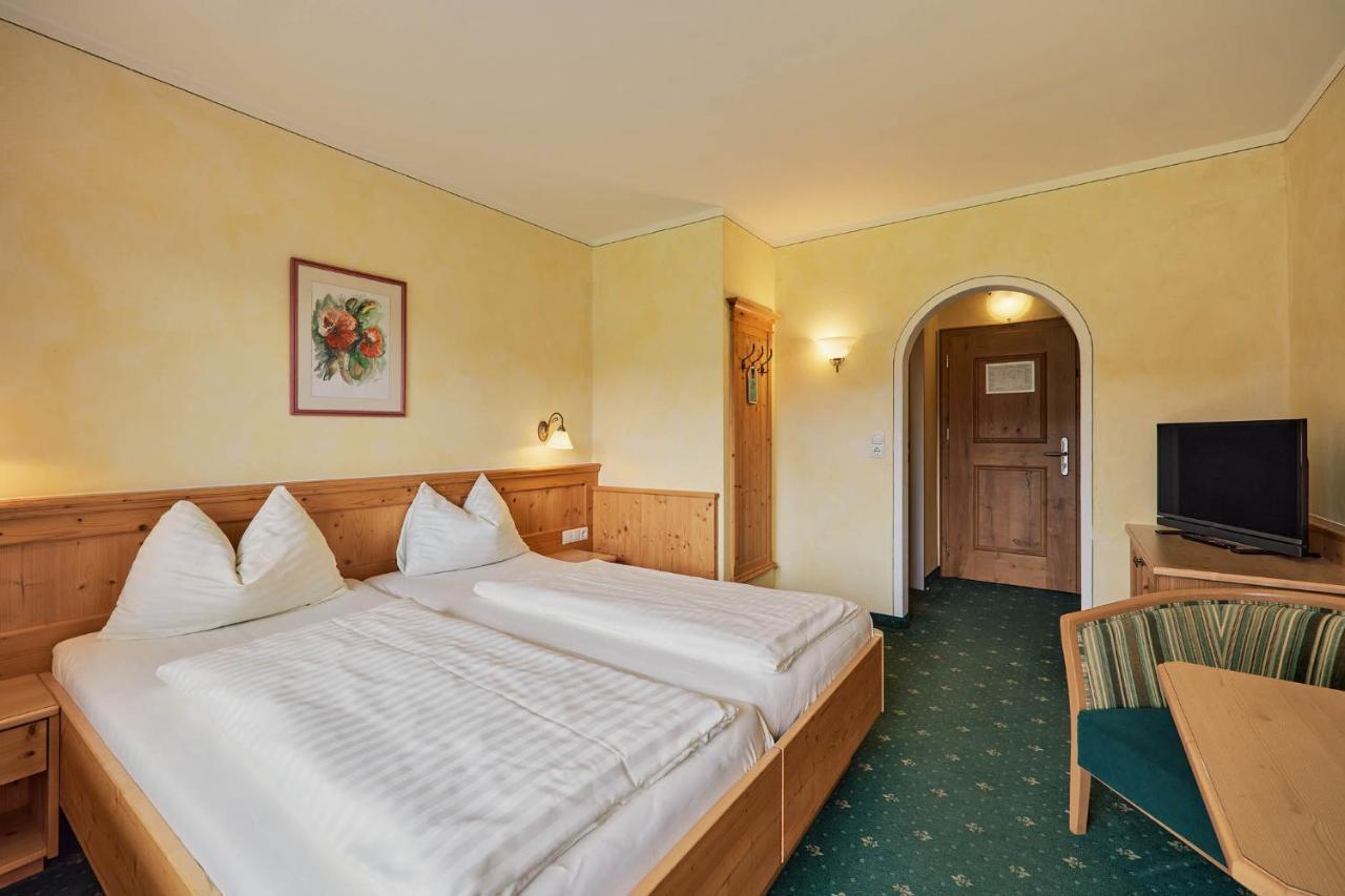 Gasthaus Hotel Oberwirt Ebbs Exteriör bild
